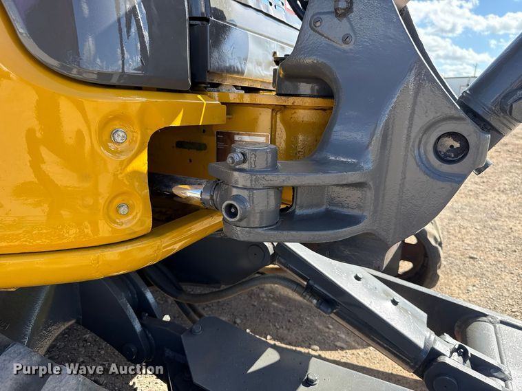 image for item FV2121 2016 John Deere 35G mini excavator
