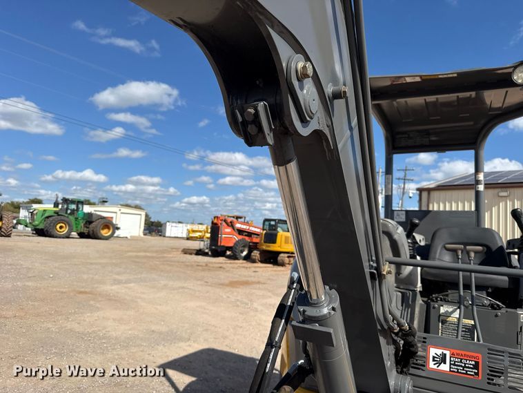image for item FV2121 2016 John Deere 35G mini excavator
