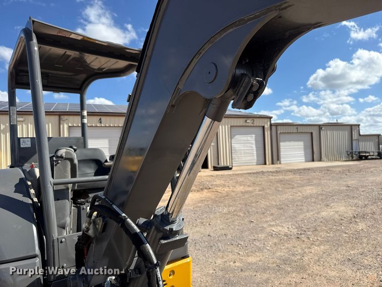 image for item FV2121 2016 John Deere 35G mini excavator