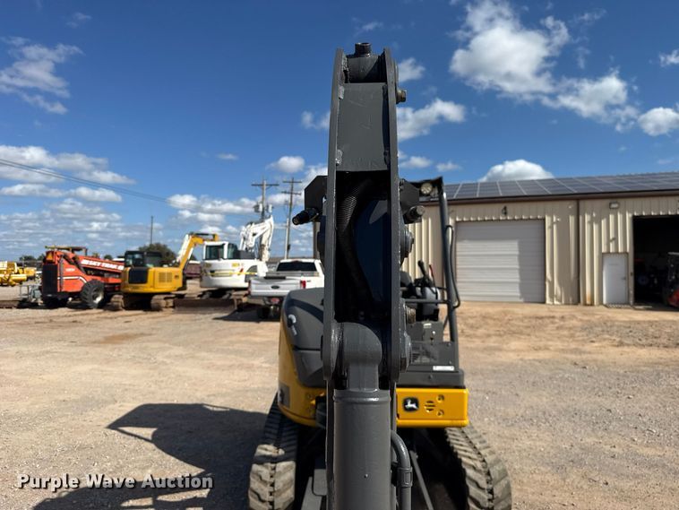 image for item FV2121 2016 John Deere 35G mini excavator