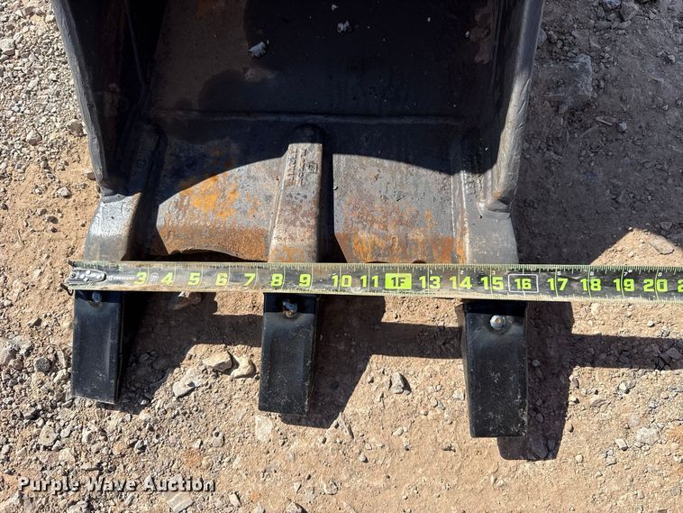 image for item FV2121 2016 John Deere 35G mini excavator
