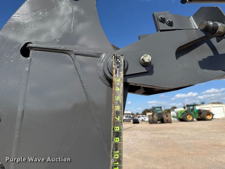 image for item FV2121 2016 John Deere 35G mini excavator