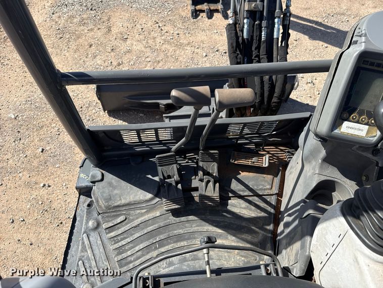 image for item FV2121 2016 John Deere 35G mini excavator