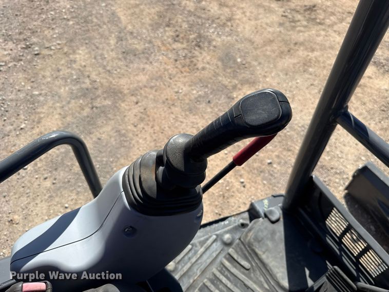 image for item FV2121 2016 John Deere 35G mini excavator