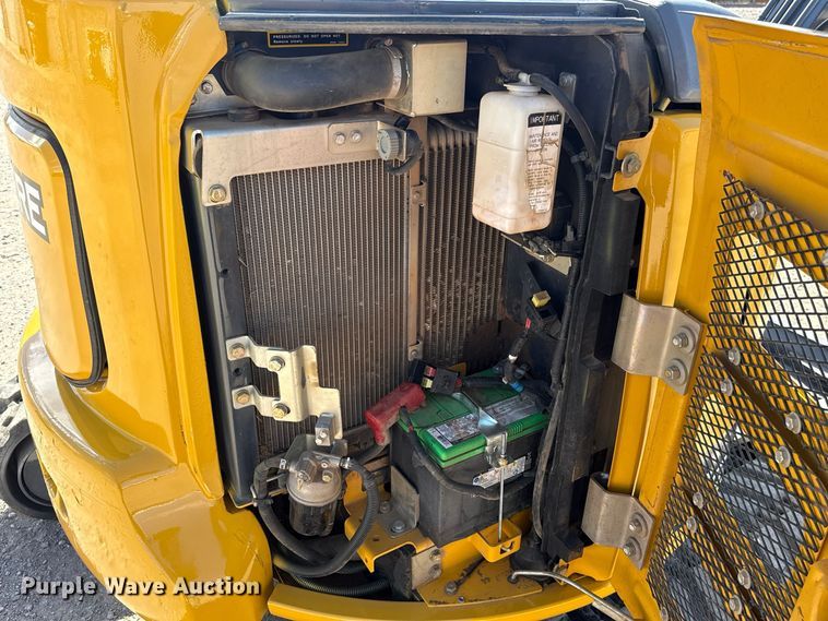 image for item FV2121 2016 John Deere 35G mini excavator