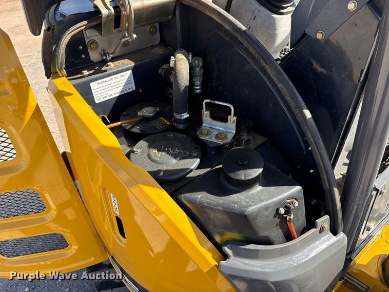 image for item FV2121 2016 John Deere 35G mini excavator