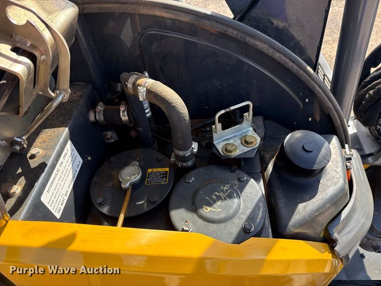 image for item FV2121 2016 John Deere 35G mini excavator