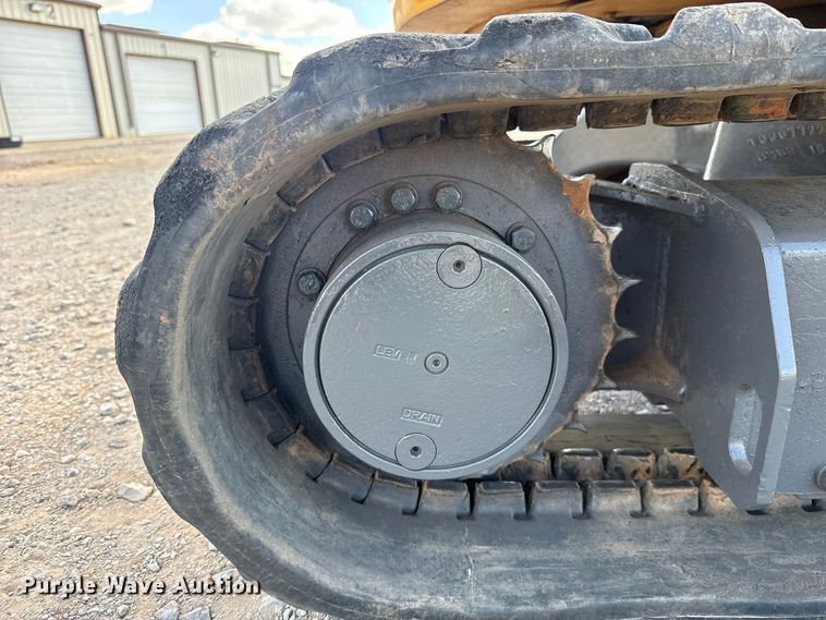 image for item FV2121 2016 John Deere 35G mini excavator
