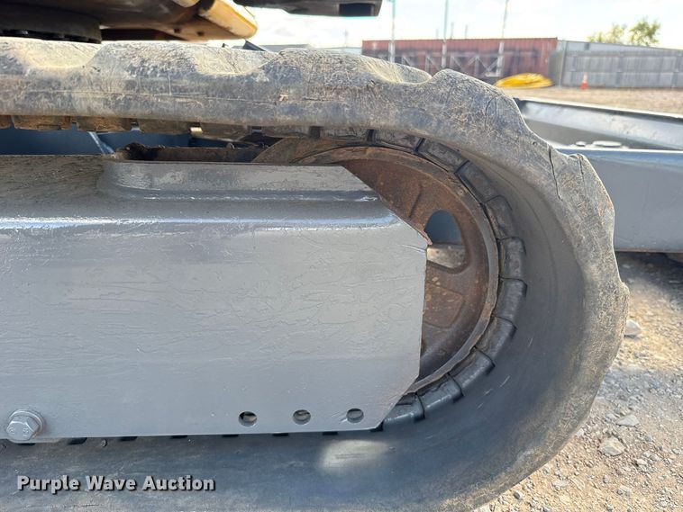 image for item FV2121 2016 John Deere 35G mini excavator