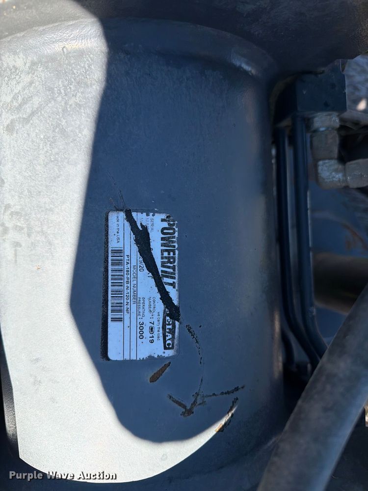 image for item FV4502 Helac Power tilt excavator quick attach