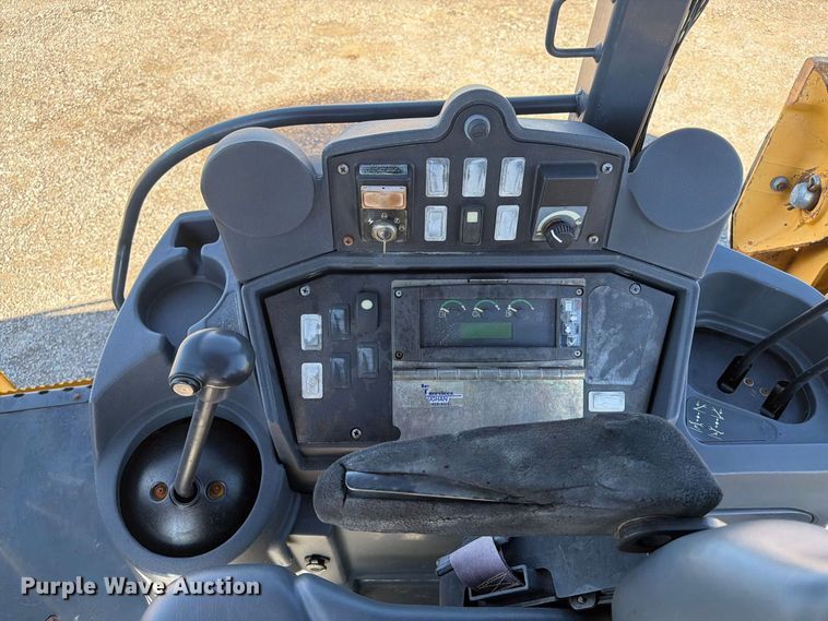 image for item FW3534 2008 John Deere 310J backhoe