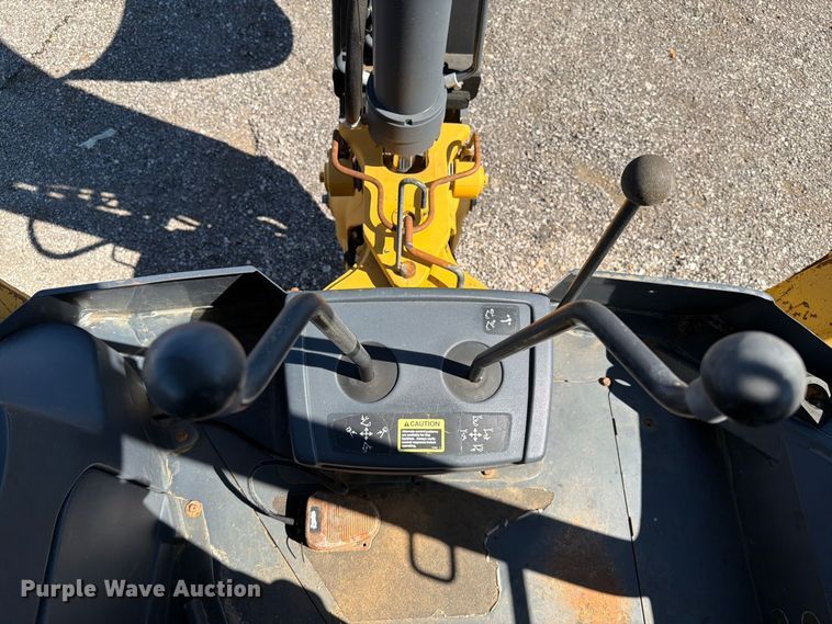 image for item FW3534 2008 John Deere 310J backhoe