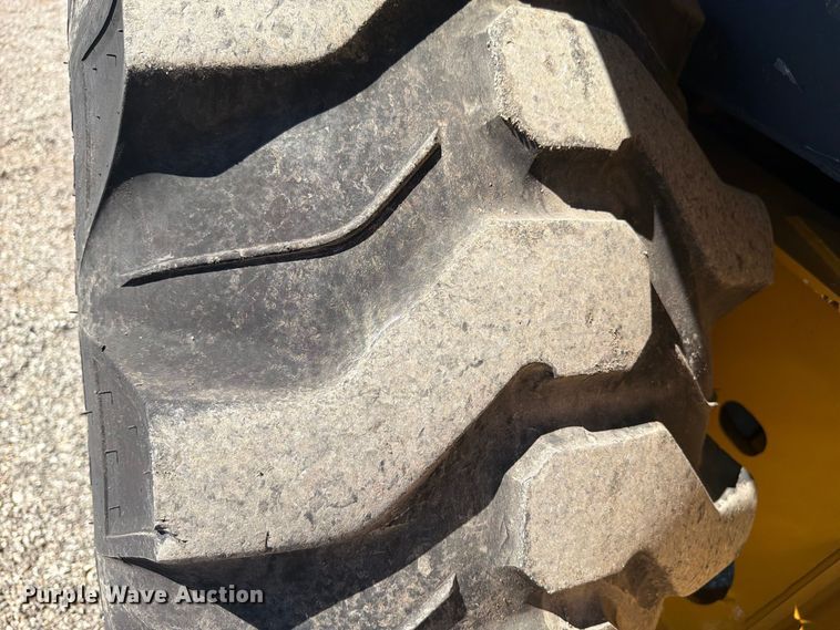 image for item FW3534 2008 John Deere 310J backhoe
