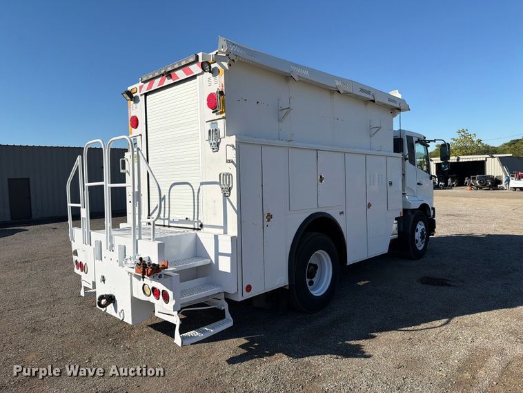 image for item FW3539 2011 Nissan Diesel Motor Co.  UD3300 utility / service truck