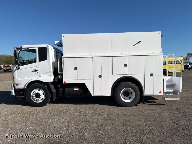image for item FW3539 2011 Nissan Diesel Motor Co.  UD3300 utility / service truck