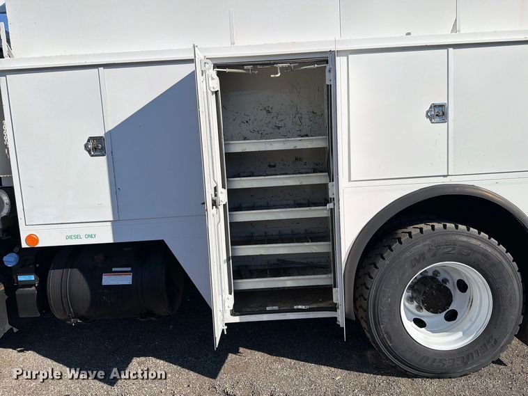 image for item FW3539 2011 Nissan Diesel Motor Co.  UD3300 utility / service truck