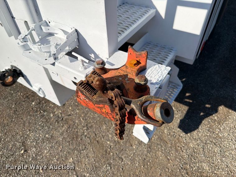 image for item FW3539 2011 Nissan Diesel Motor Co.  UD3300 utility / service truck