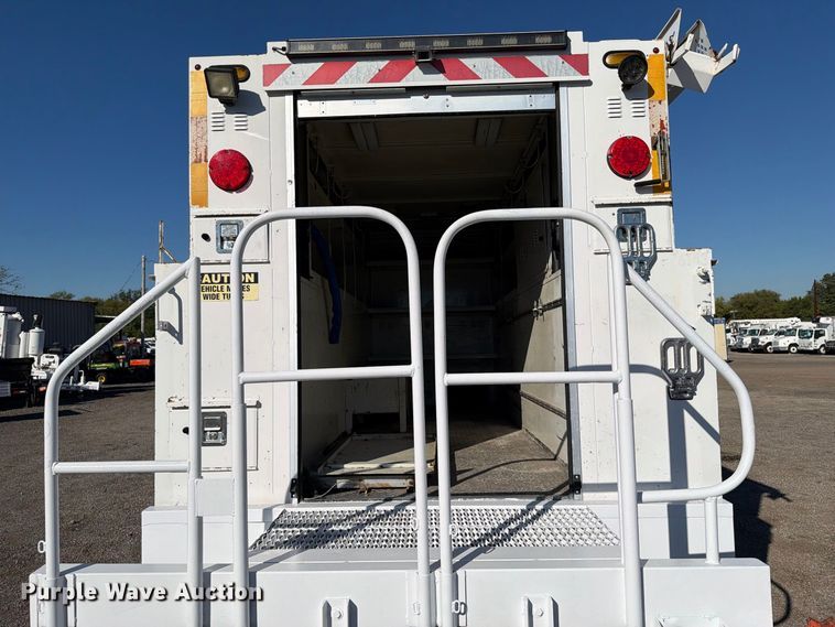image for item FW3539 2011 Nissan Diesel Motor Co.  UD3300 utility / service truck