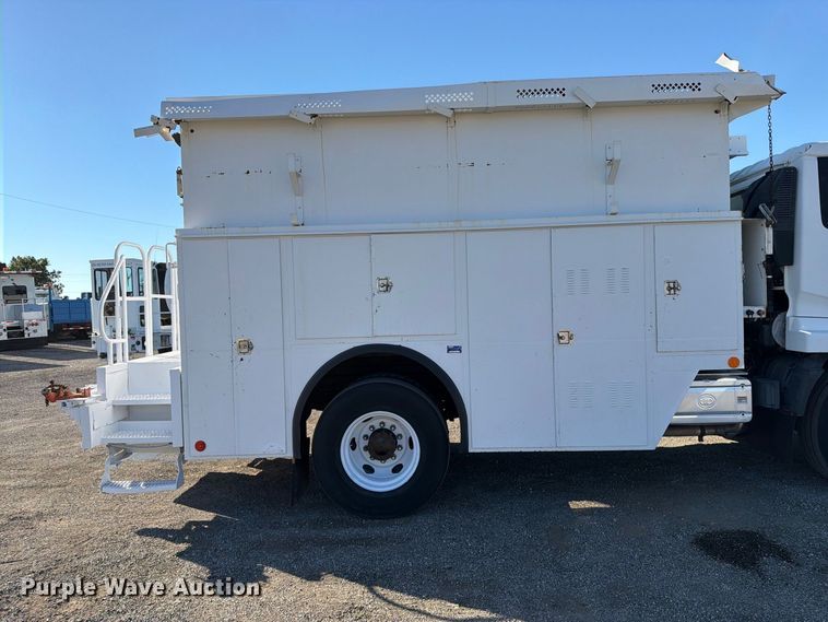 image for item FW3539 2011 Nissan Diesel Motor Co.  UD3300 utility / service truck
