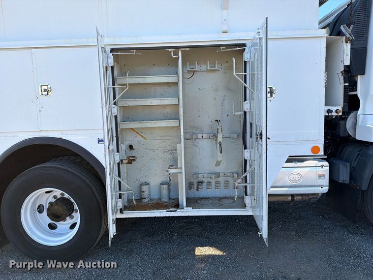 image for item FW3539 2011 Nissan Diesel Motor Co.  UD3300 utility / service truck