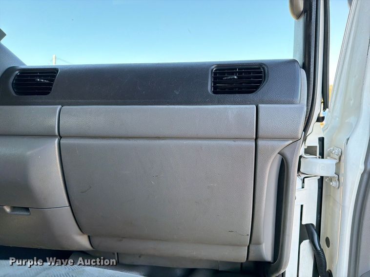 image for item FW3539 2011 Nissan Diesel Motor Co.  UD3300 utility / service truck