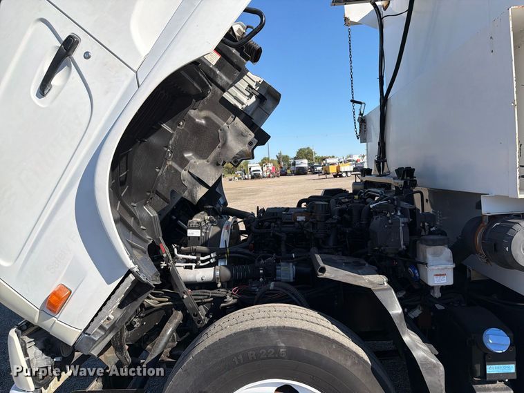 image for item FW3539 2011 Nissan Diesel Motor Co.  UD3300 utility / service truck