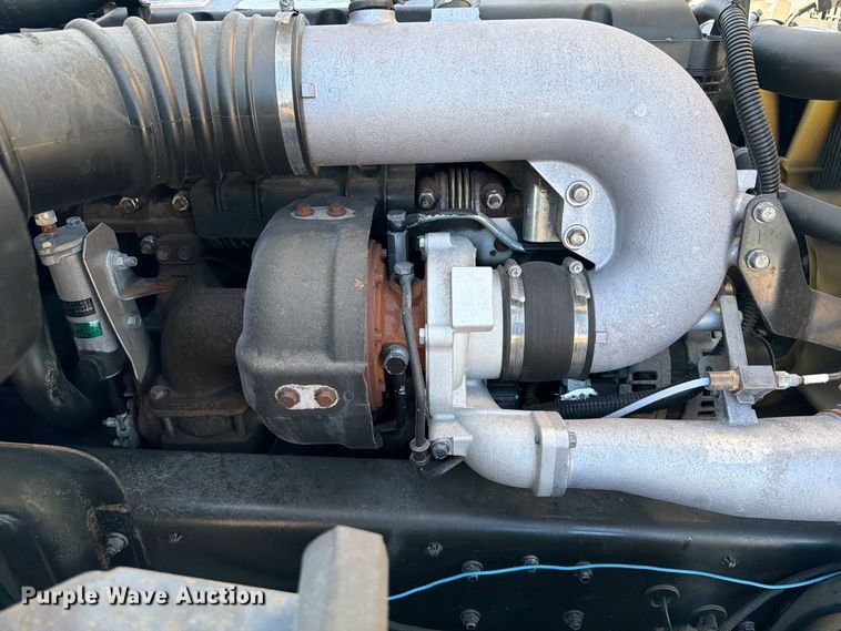 image for item FW3539 2011 Nissan Diesel Motor Co.  UD3300 utility / service truck