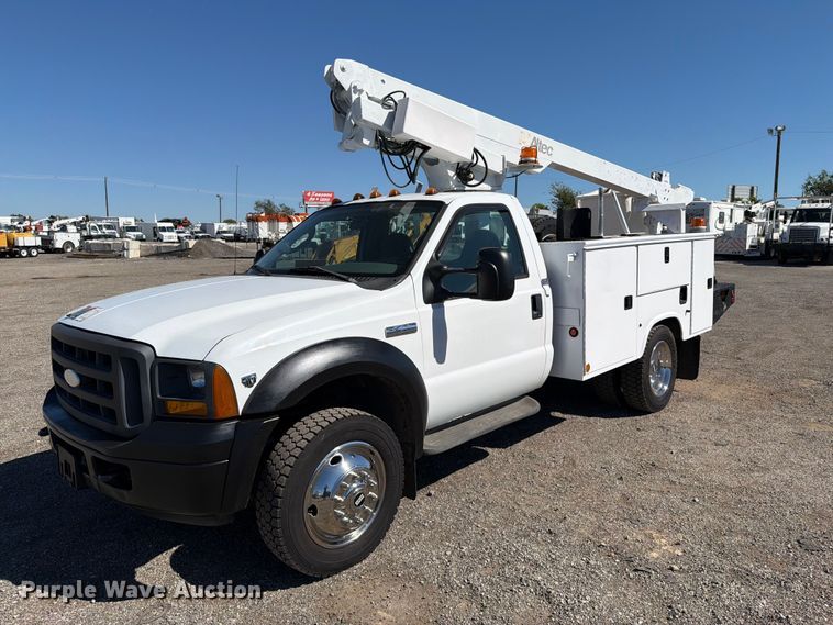 image for item FW3541 2005 Ford F450 Super Duty bucket truck