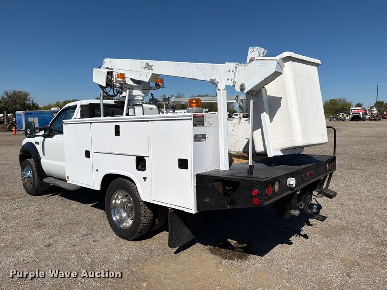 image for item FW3541 2005 Ford F450 Super Duty bucket truck