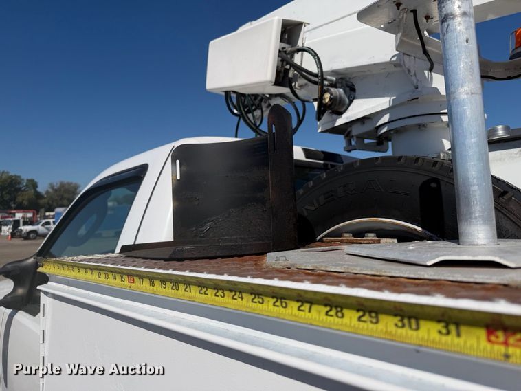 image for item FW3541 2005 Ford F450 Super Duty bucket truck
