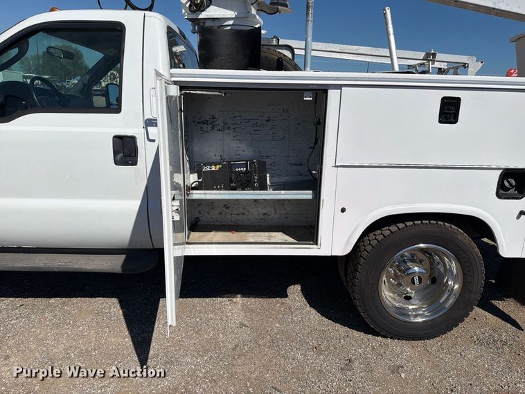 image for item FW3541 2005 Ford F450 Super Duty bucket truck