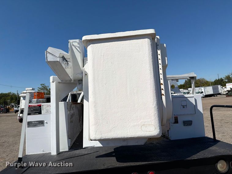 image for item FW3541 2005 Ford F450 Super Duty bucket truck
