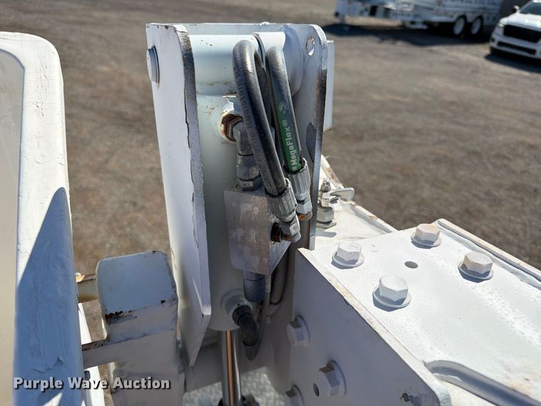 image for item FW3541 2005 Ford F450 Super Duty bucket truck
