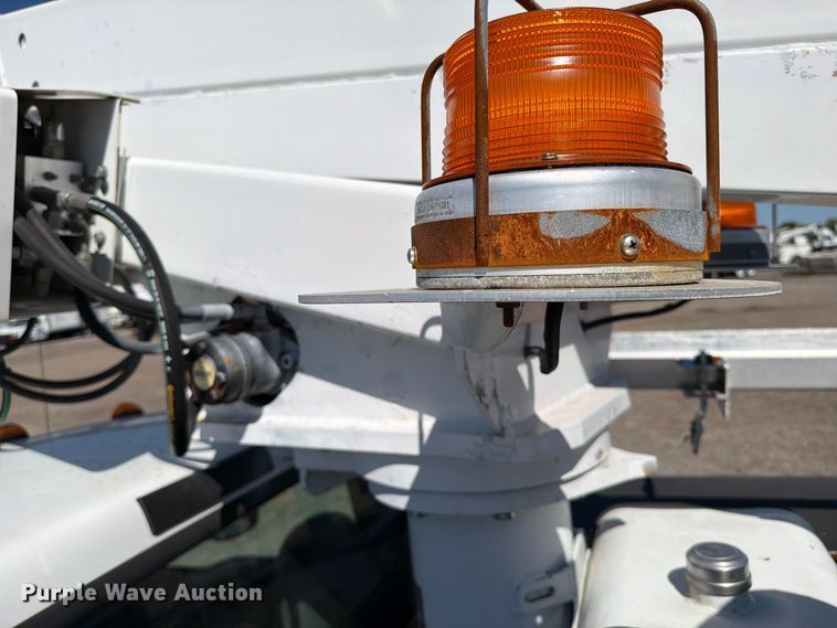 image for item FW3541 2005 Ford F450 Super Duty bucket truck