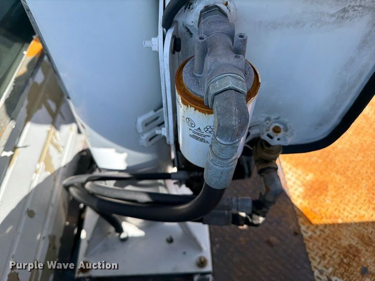 image for item FW3541 2005 Ford F450 Super Duty bucket truck