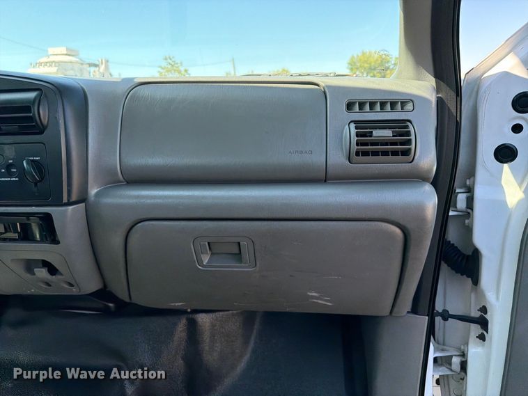 image for item FW3541 2005 Ford F450 Super Duty bucket truck