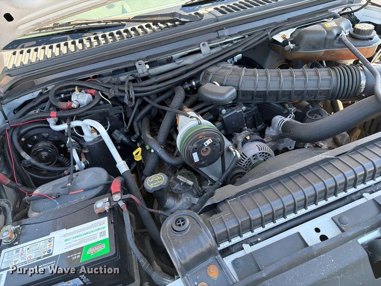 image for item FW3541 2005 Ford F450 Super Duty bucket truck