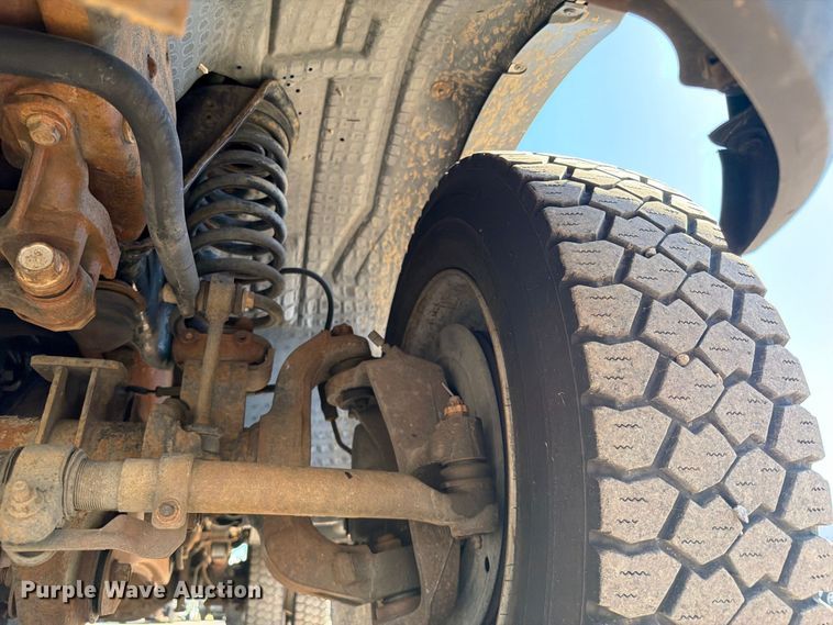 image for item FW3541 2005 Ford F450 Super Duty bucket truck