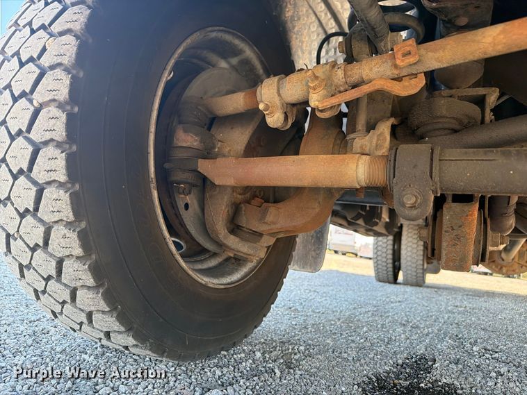 image for item FW3541 2005 Ford F450 Super Duty bucket truck