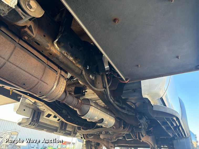 image for item FW3541 2005 Ford F450 Super Duty bucket truck