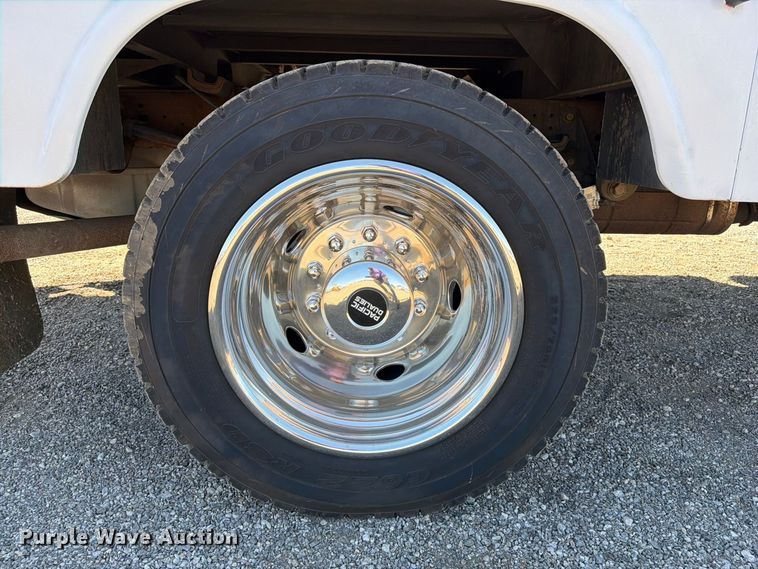 image for item FW3541 2005 Ford F450 Super Duty bucket truck
