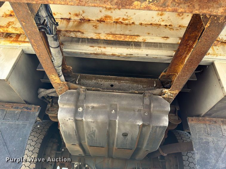 image for item FW3541 2005 Ford F450 Super Duty bucket truck