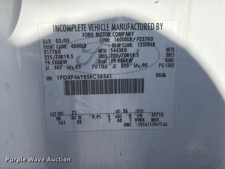 image for item FW3541 2005 Ford F450 Super Duty bucket truck