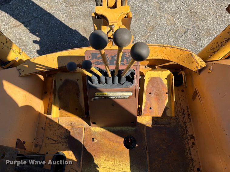 image for item FW3545 1993 Case 580 Super K backhoe