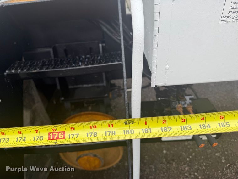 image for item FW3562 2009 International WorkStar 7500 Crew Cab crane truck