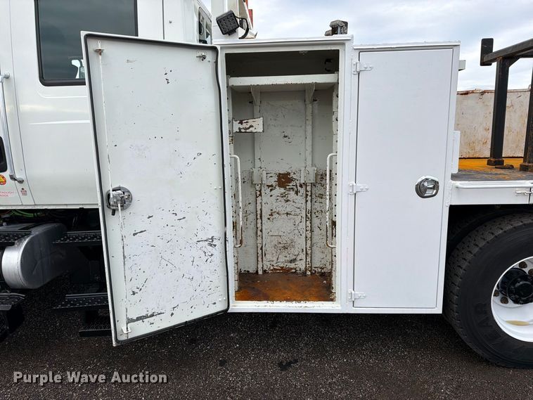 image for item FW3562 2009 International WorkStar 7500 Crew Cab crane truck
