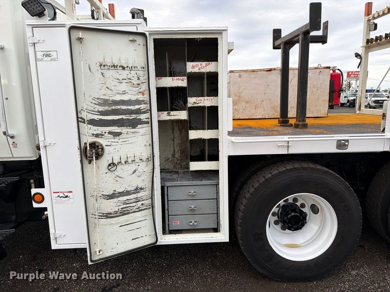 image for item FW3562 2009 International WorkStar 7500 Crew Cab crane truck