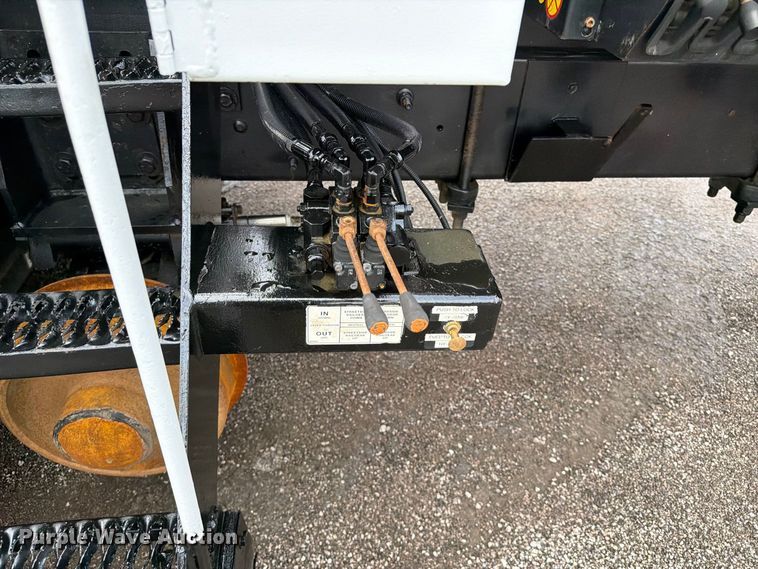 image for item FW3562 2009 International WorkStar 7500 Crew Cab crane truck
