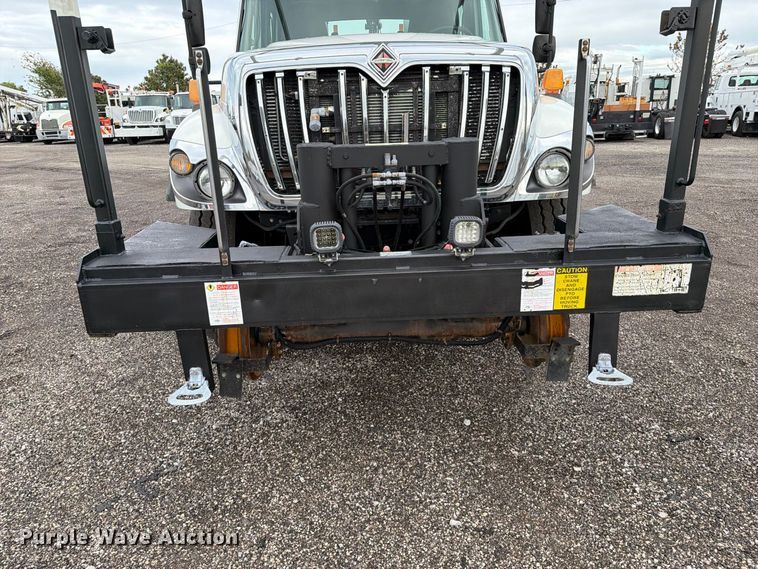 image for item FW3562 2009 International WorkStar 7500 Crew Cab crane truck
