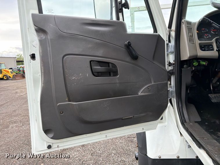 image for item FW3562 2009 International WorkStar 7500 Crew Cab crane truck